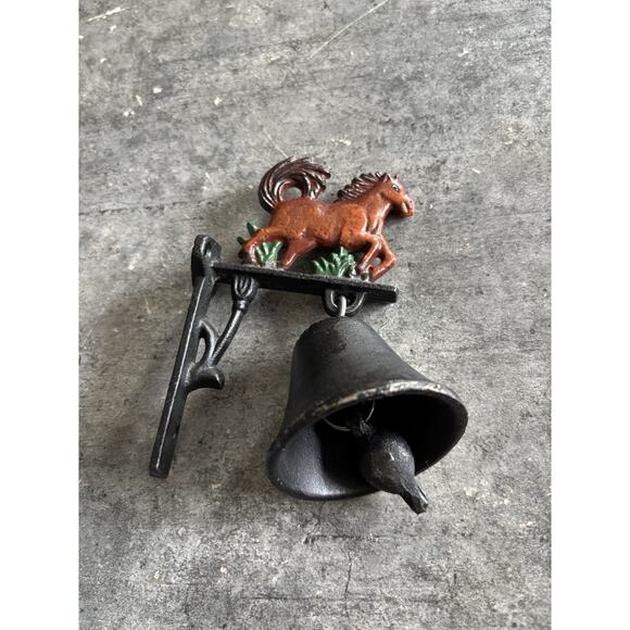 Vtg Cast Iron Horse, Dinner Bell Wall Post Mount Country, Rustic, Farm - Picture 2 of 5